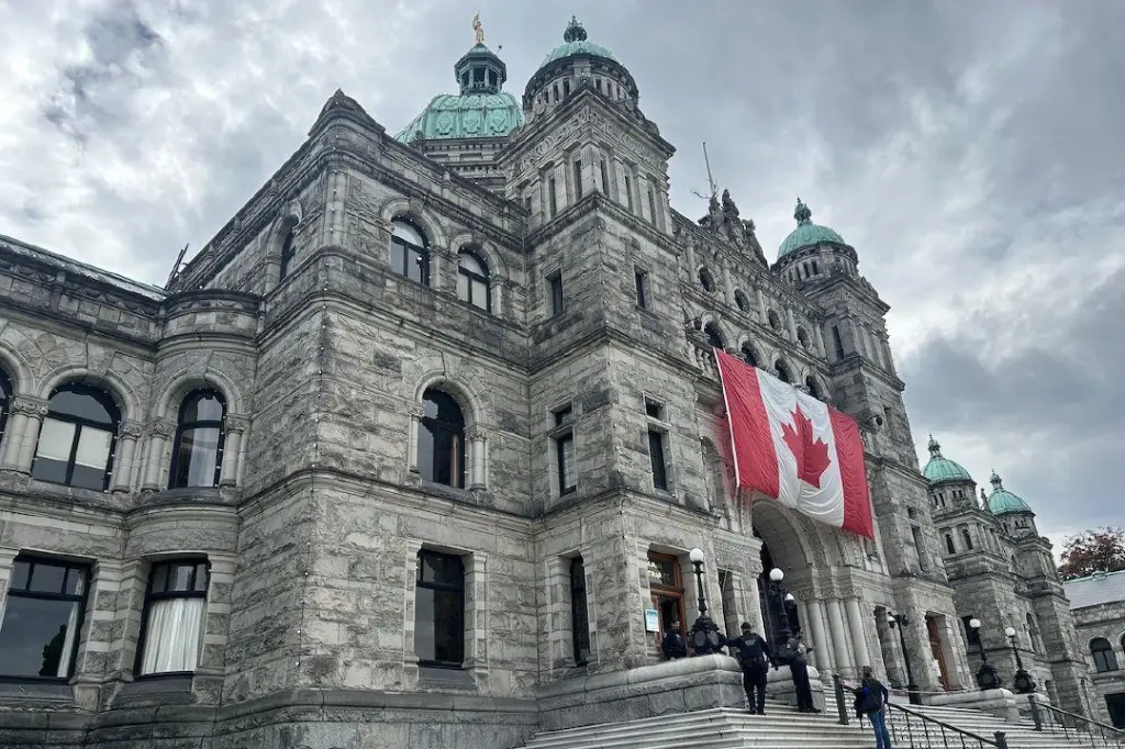 B.C. Conservative leader Findlay fires caucus operations director Apollo Chung